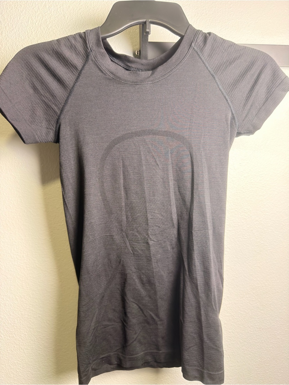 Lululemon swiftly short sleeve - Picture 2 of 4
